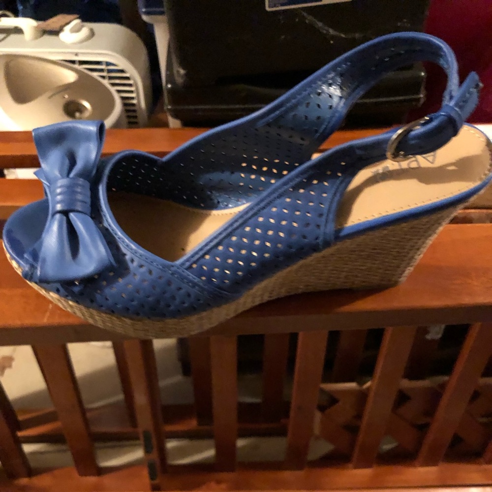 Worn once wedges